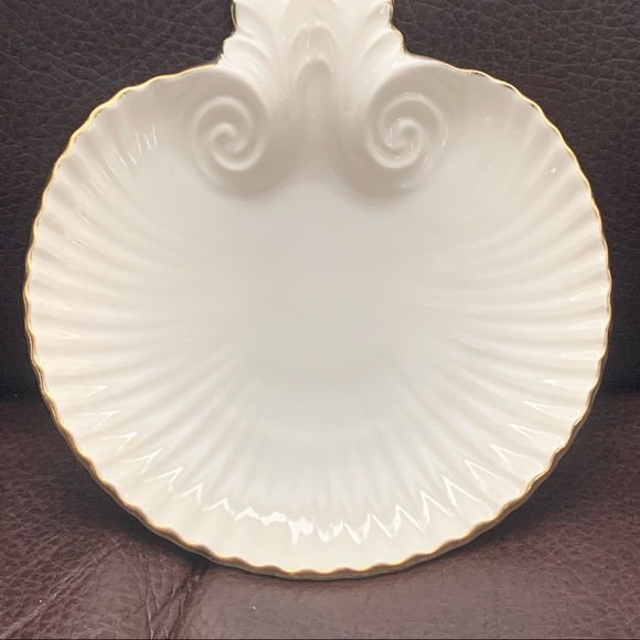 Lenox Aegean Collection Medium Shell Shaped Dish 5 5/8” Gold Trim - Picture 4 of 8
